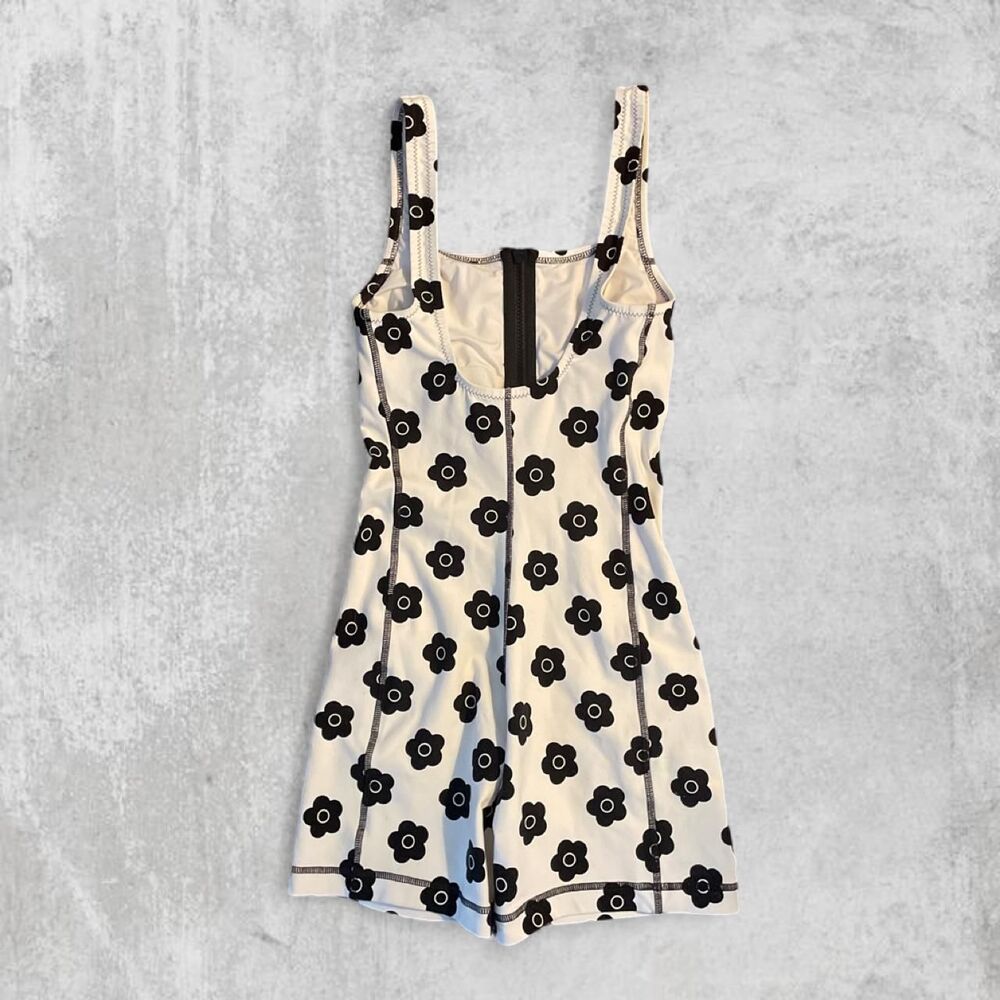 GIGI C Floral One Piece Swimsuit Medium Black White Resort Swim